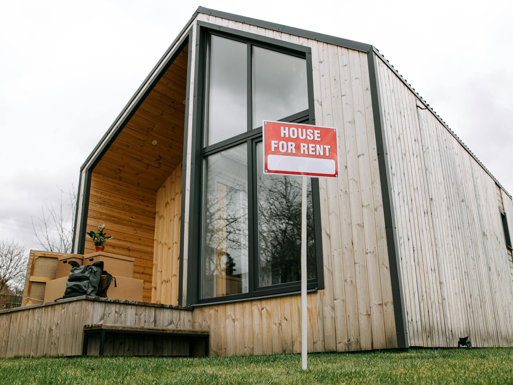 Rents decline in Calgary as market cools in May