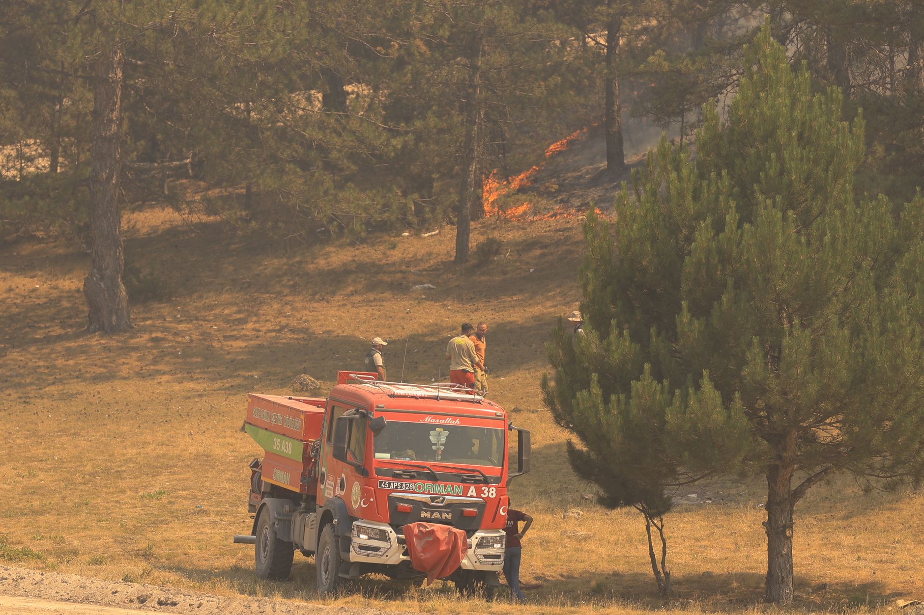 Wind fans flames of wildfires across B.C., thousands on evacuation order