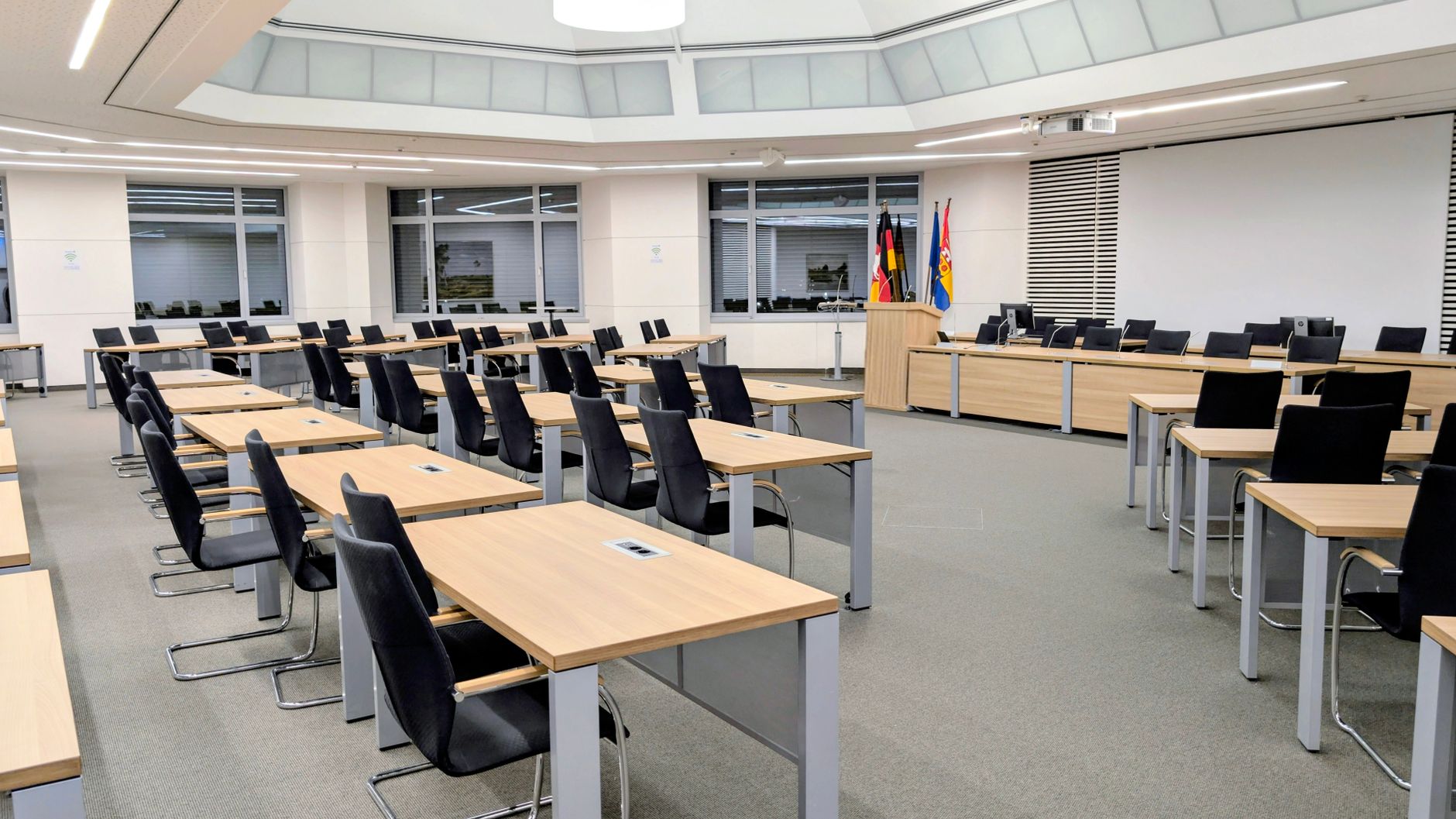 Most federal public servants back at office four days weekly as of Monday