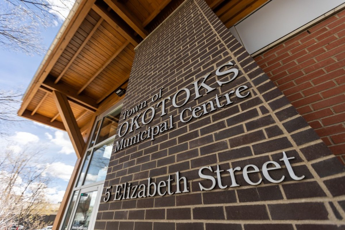 Okotoks residents warned against vigilante action in abuse case