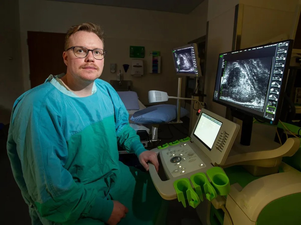 U of A oncologist wins prestigious award for prostate cancer breakthrough