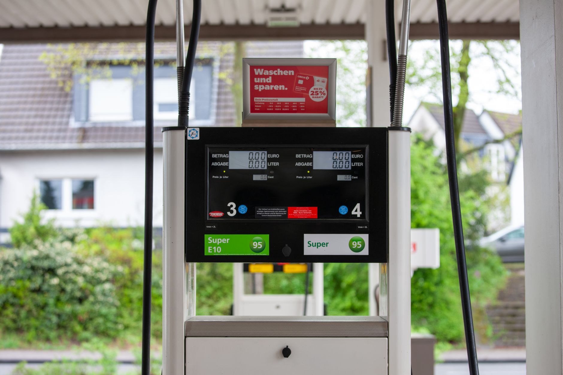EV sales surge as gas prices stay high, incentives return