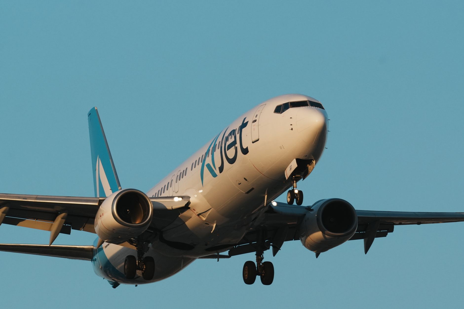 WestJet allows flight changes and cancellations for passengers amid strike threat