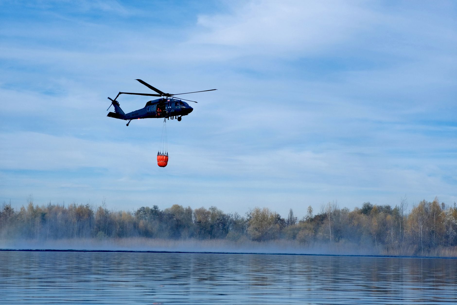 Washington wildfire crosses border into B.C. near Hozomeen