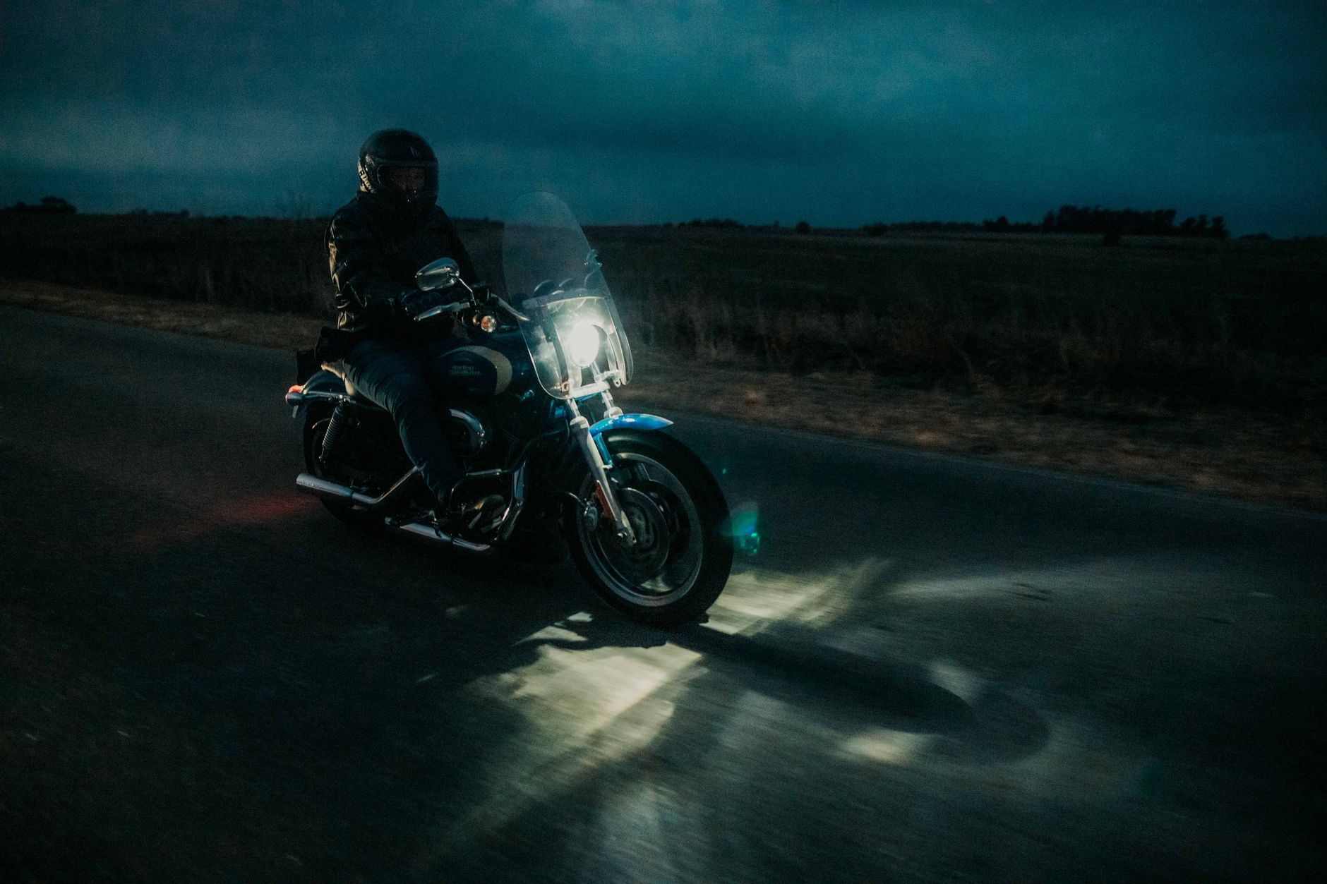 23-year-old motorcyclist charged after clocking 193 km/h on Highway 417