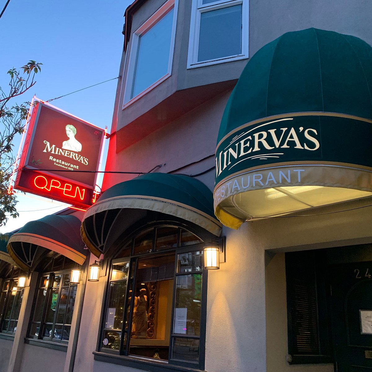 Michael Bublé joins Ryan Reynolds as fan of Kerrisdale institution Minerva's