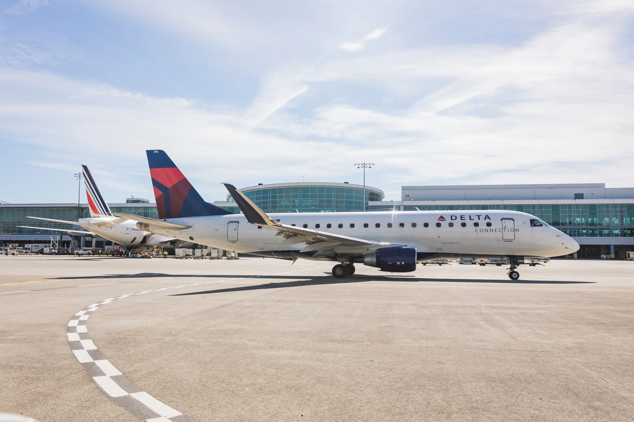 Delta launches twice-daily LAX-Vancouver flights this fall