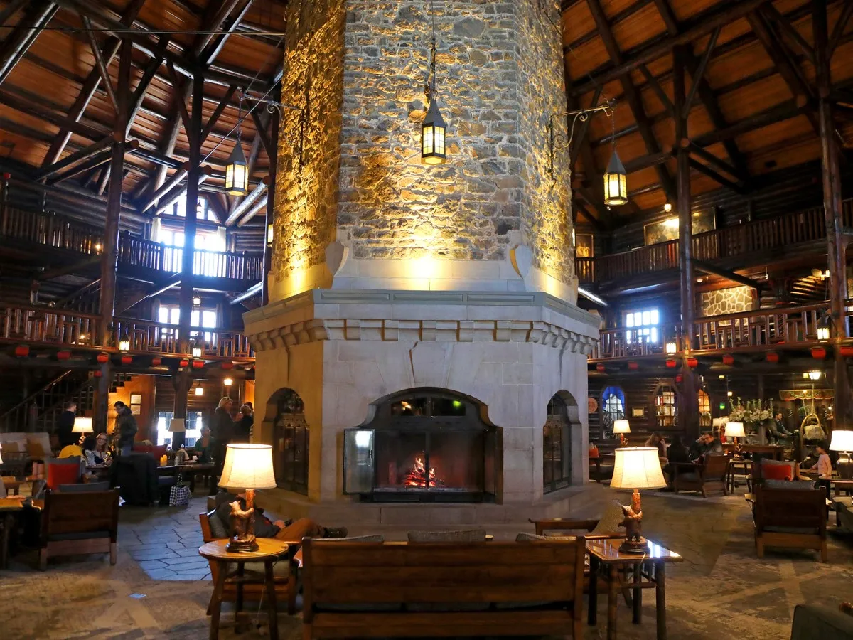 Senators owner Andlauer bids for iconic Château Montebello with local group