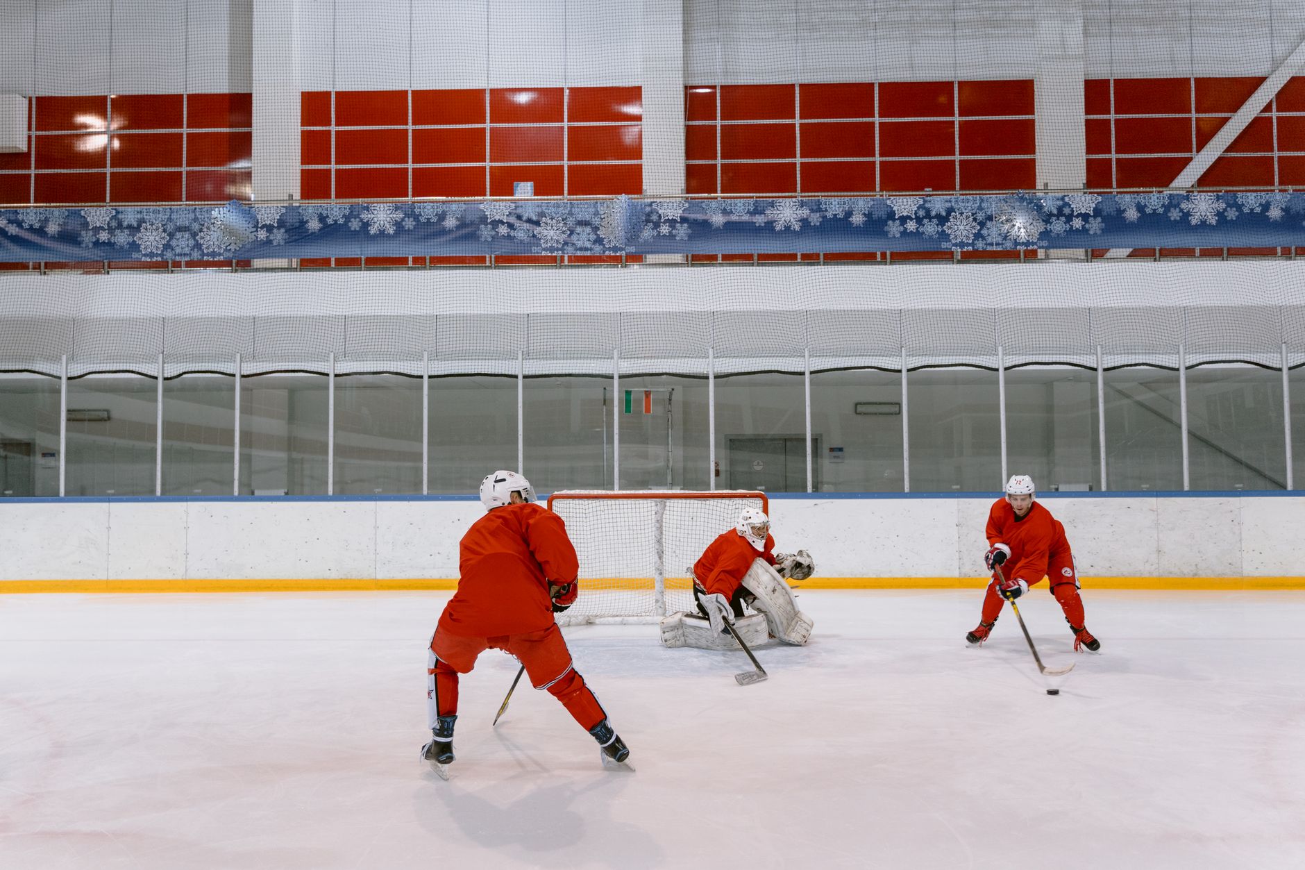 Jenn Gardiner brings hockey camp to Surrey to inspire next-generation players