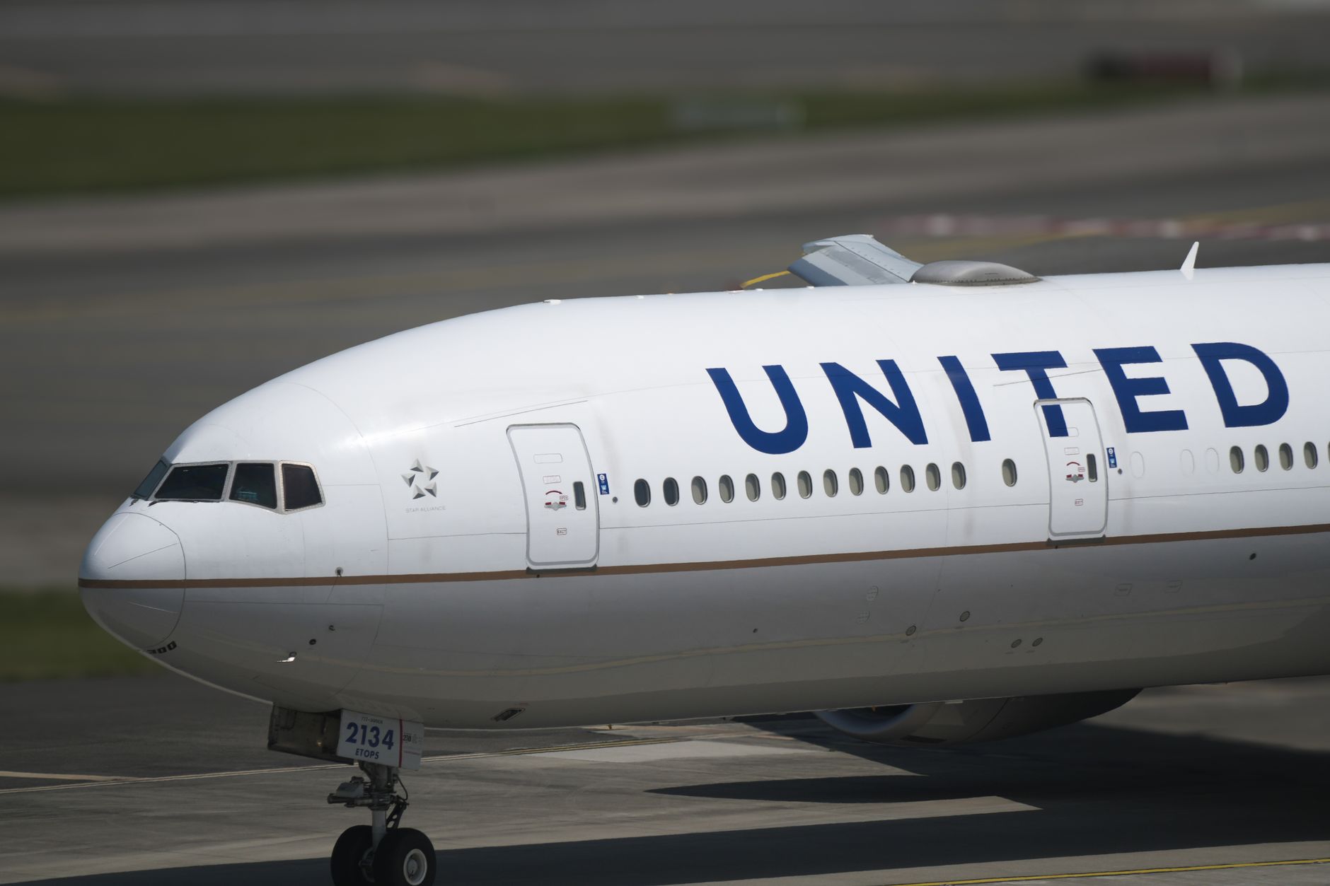 Court rules airline complaint confidentiality rule violates Charter rights