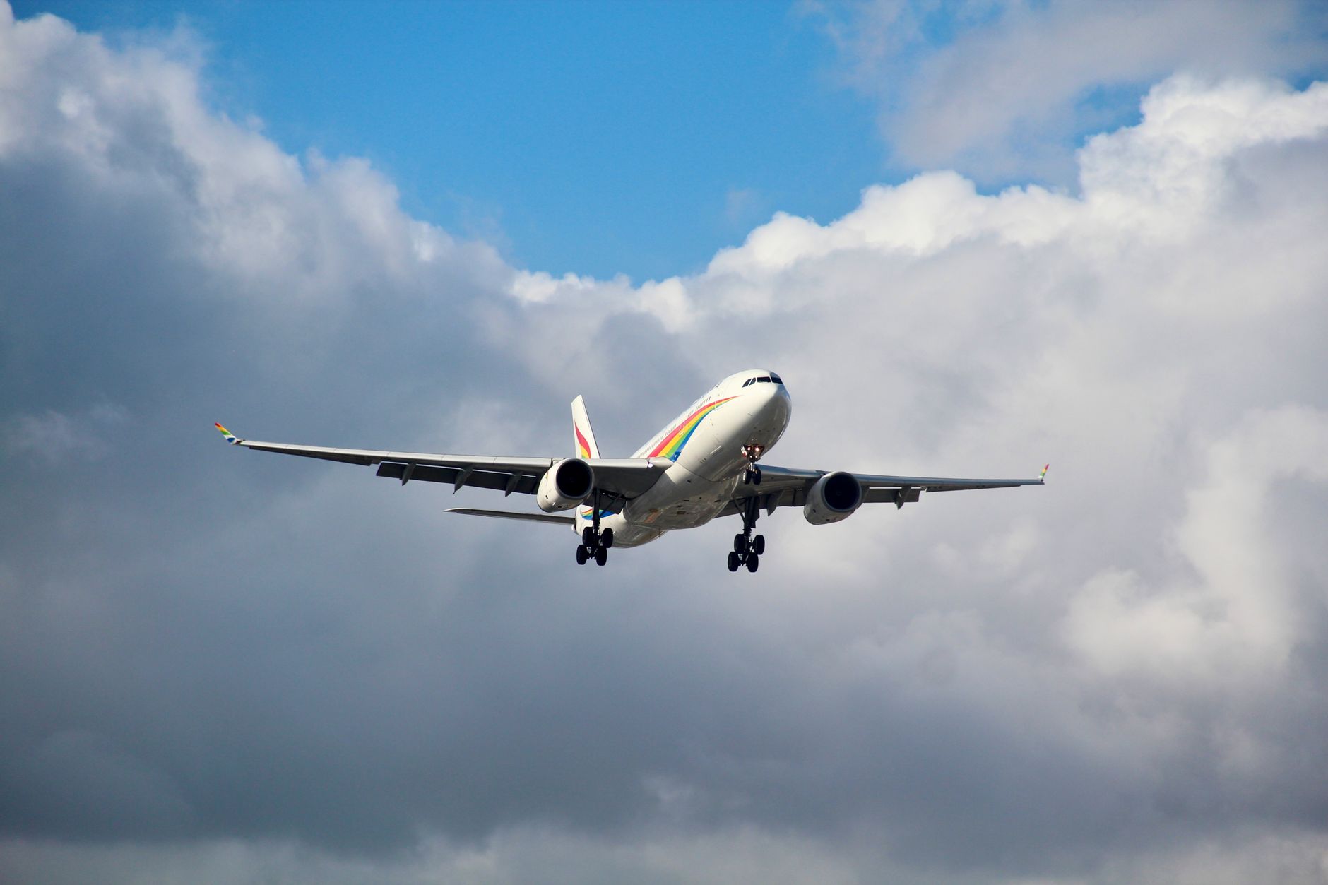 Court strikes down airline complaint confidentiality rule, citing Charter violation