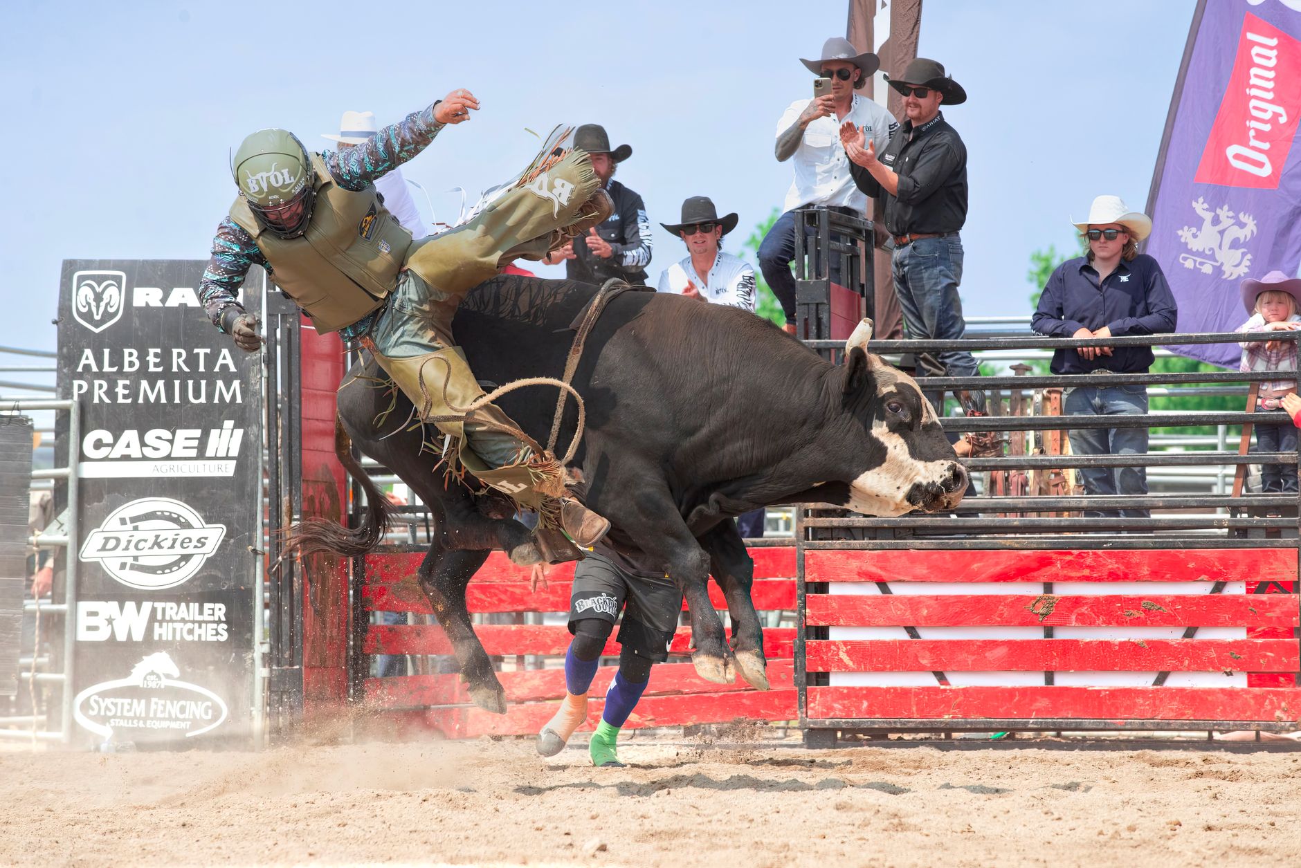 Bull rider Garrett Green charges toward Stampede championship despite hard crash