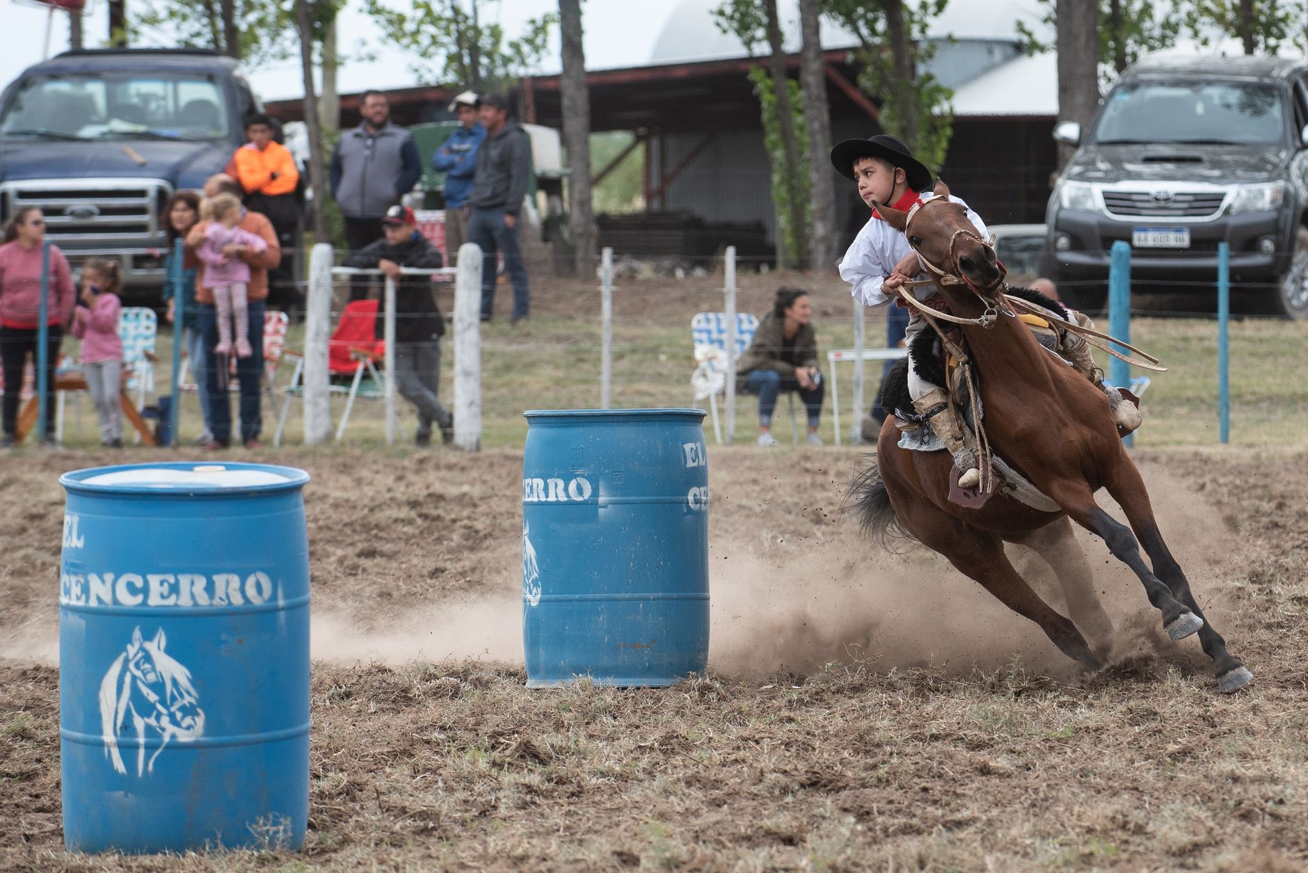 Barrel racing record falls twice in one day as Kassie Mowry reclaims it