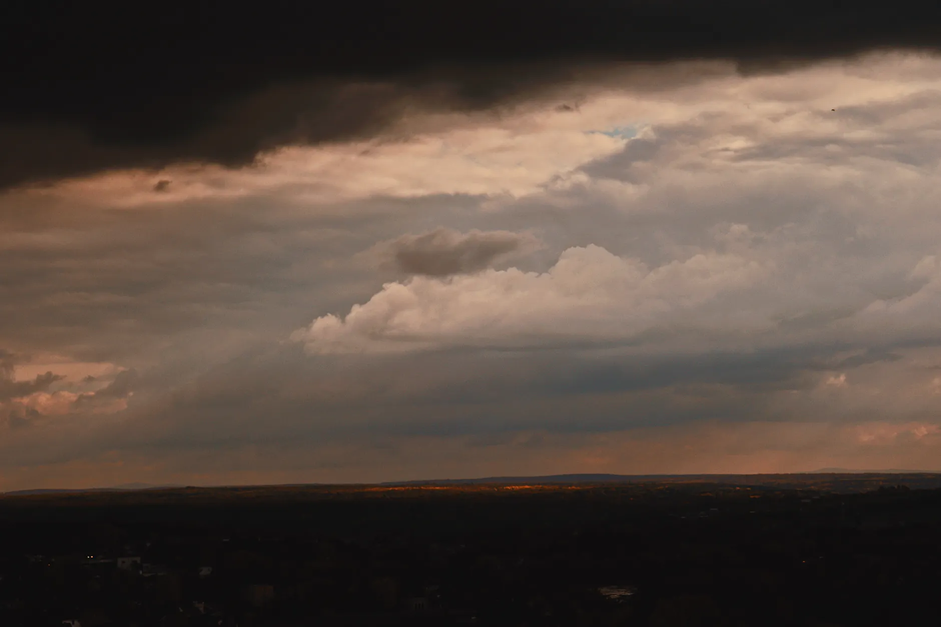 Storm chasers tracked tornado risk as outflow boundary swept the city
