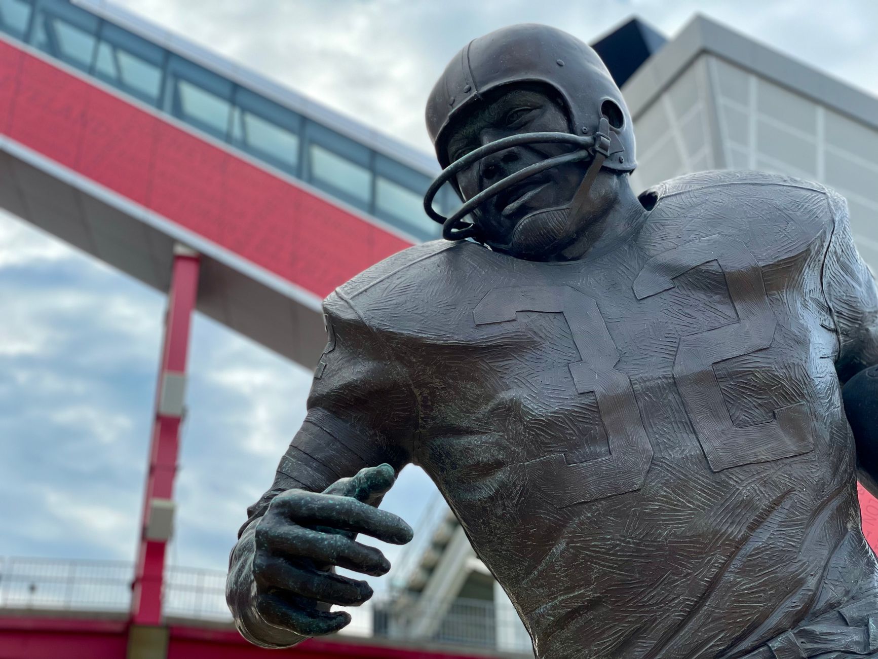 Charleston Hughes, Stampeders' defensive legend, headed to Canadian Football Hall of Fame