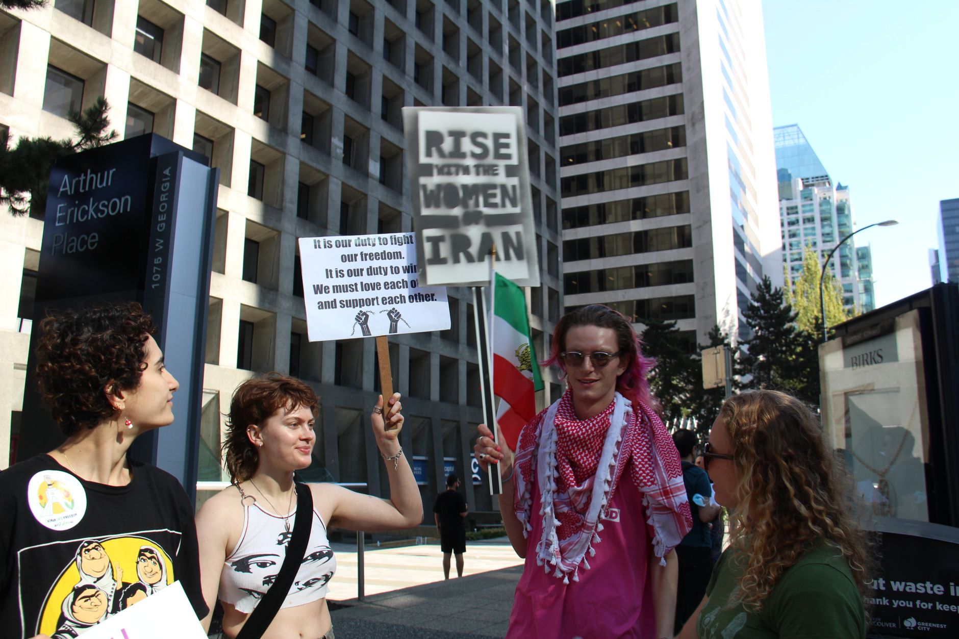 Montreal businesses rally behind Arthurs after OQLF language complaint
