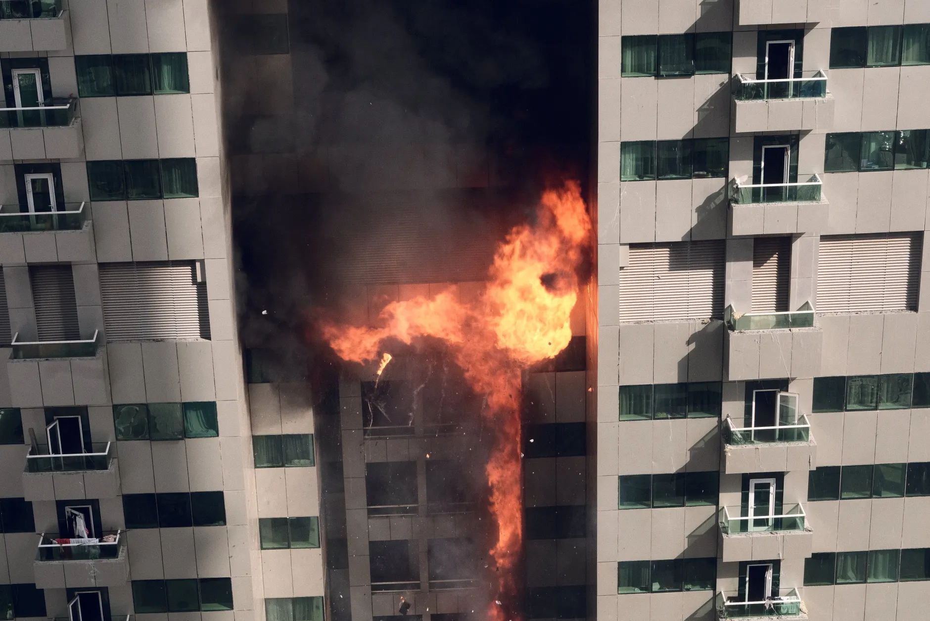 Two die in north Edmonton apartment explosion after car hits gas line