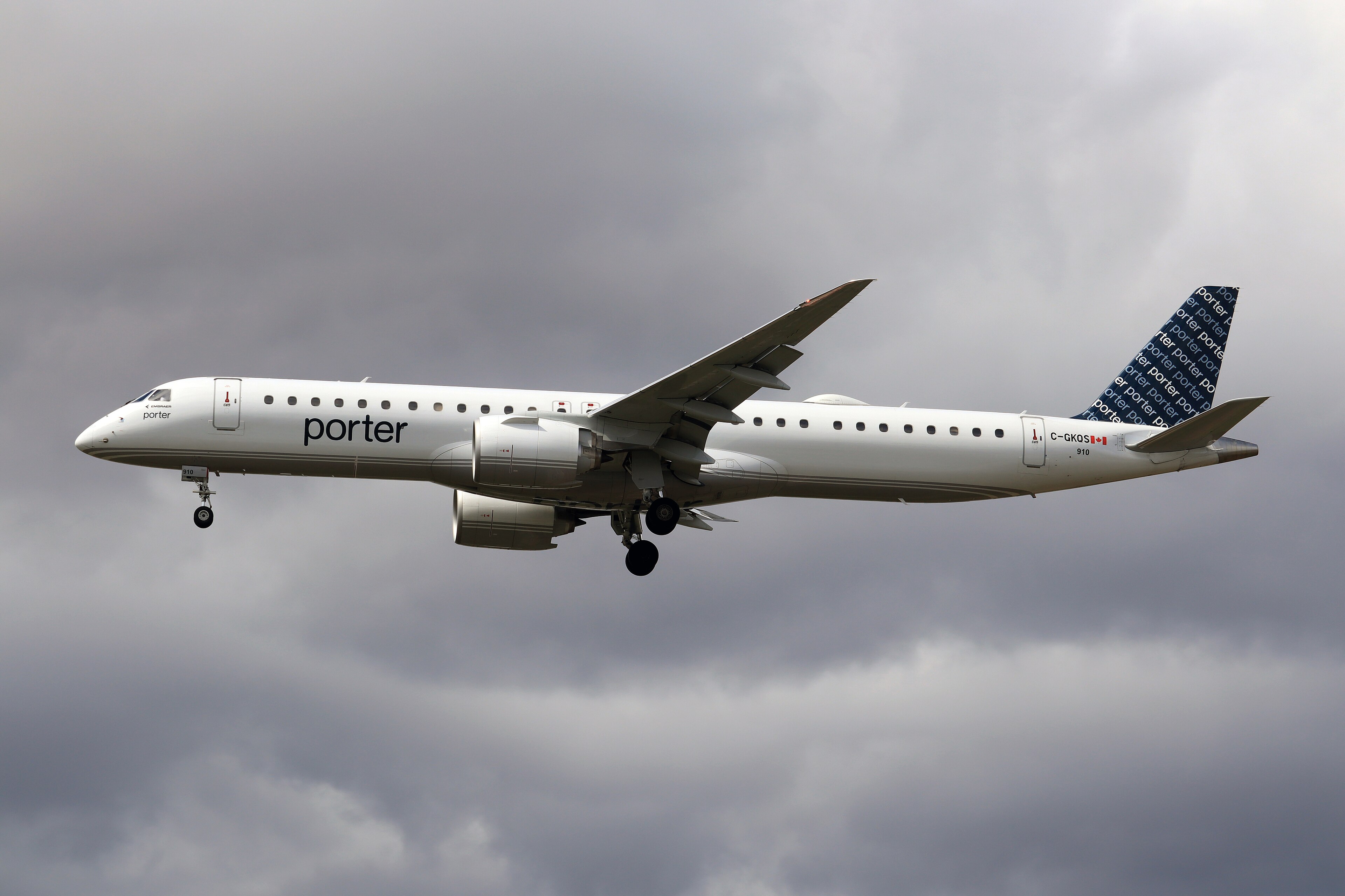 Porter Airlines restores $40 fuel surcharge on rewards bookings after brief July reduction