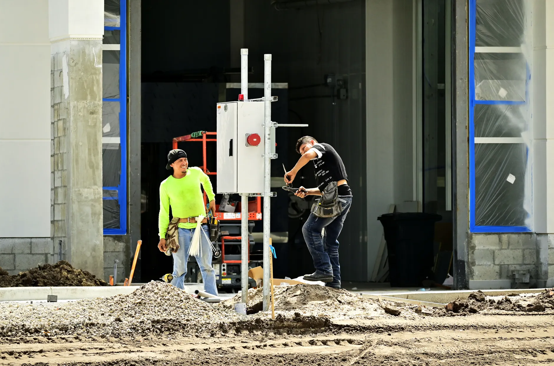 Ontario invests $9.8 million in worker training across skilled trades, automotive, construction