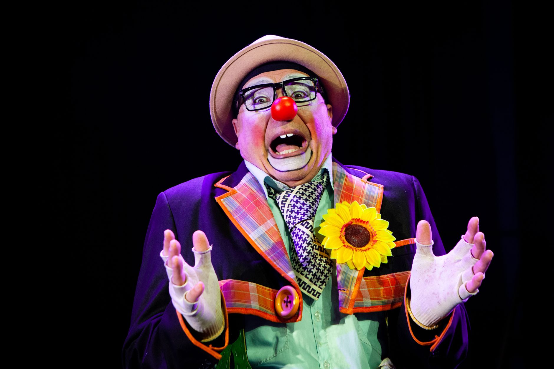 François.e uses comedy to bridge the trans experience gap