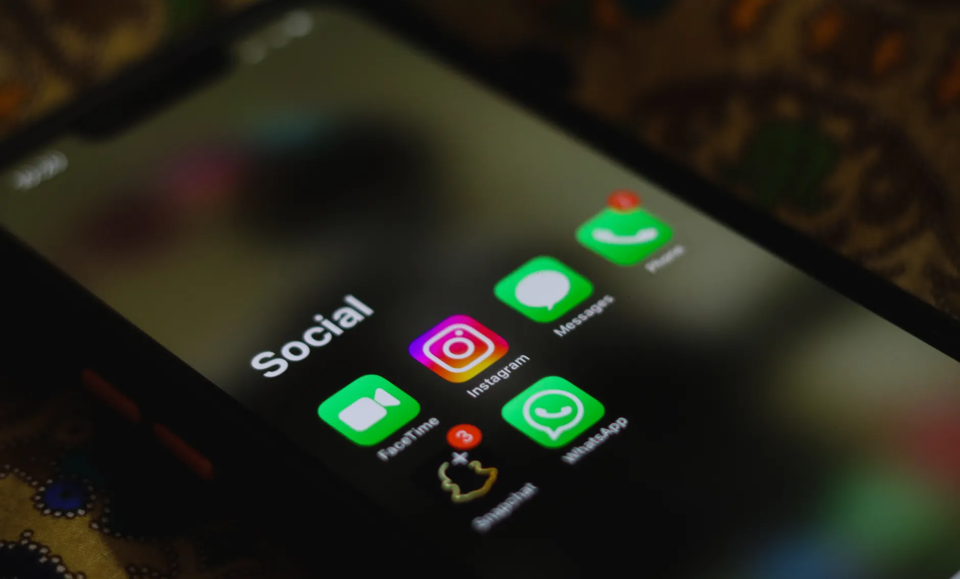 B.C. teacher loses licence after sending inappropriate Instagram messages to student