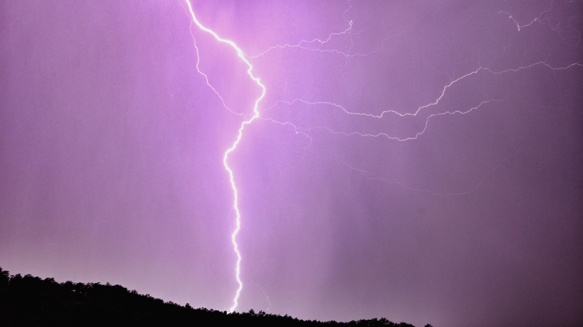 Storms force evacuation at Washington's National Mall during Trump's July 4 celebration