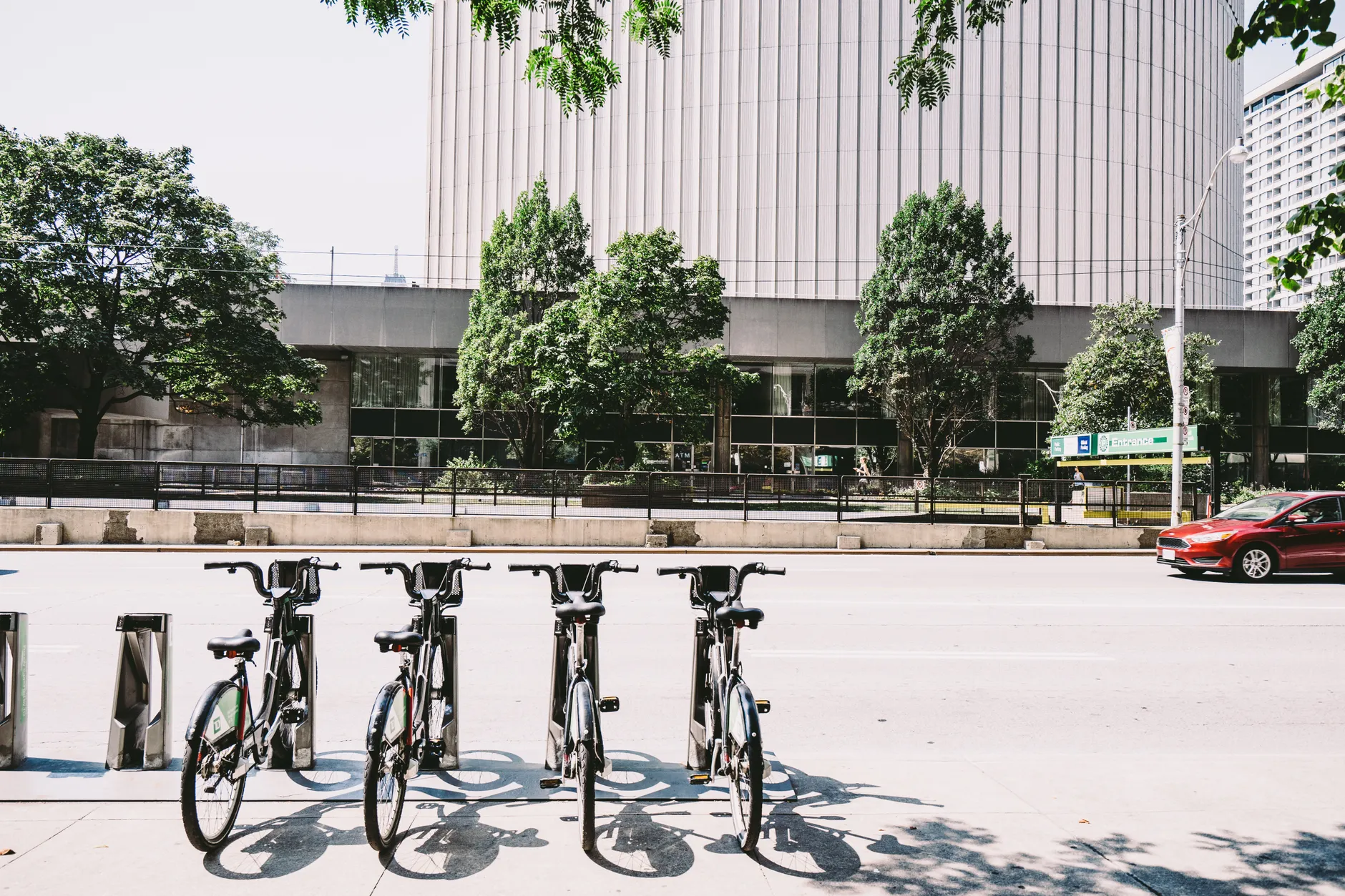 Calgary cyclists slam Alberta's bike lane portal for only accepting complaints