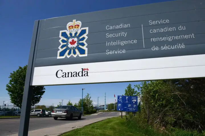 CSIS failed to report unlawful activity to federal government