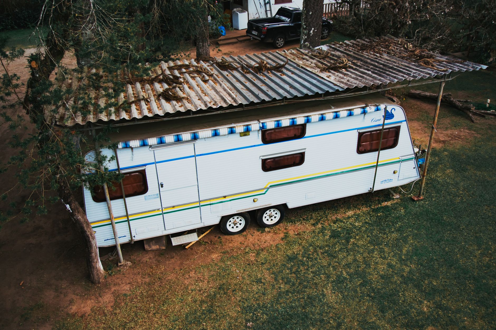 Montreal family of nine living in trailer outside their own duplex awaiting tribunal ruling
