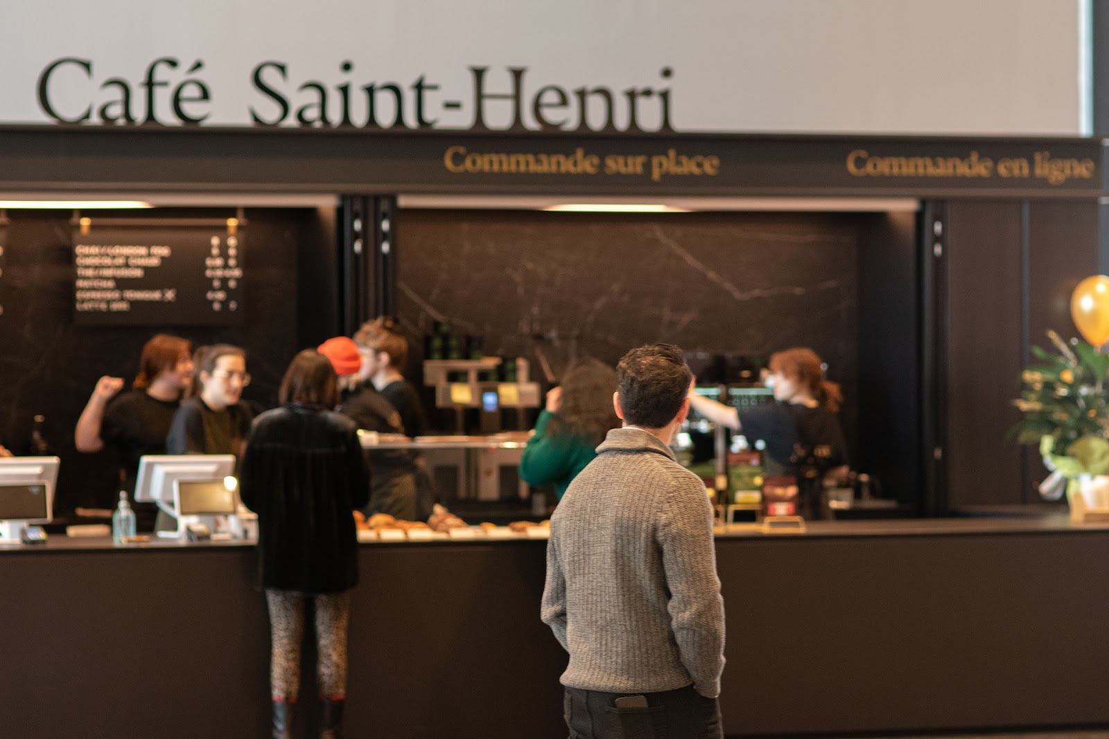 Café Saint-Henri opens specialty café on Notre-Dame Basilica courtyard