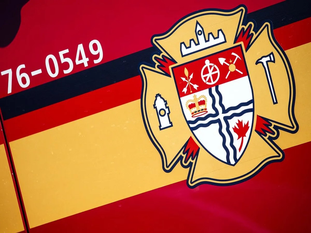 Metcalfe barn fire kills livestock, forces major firefight