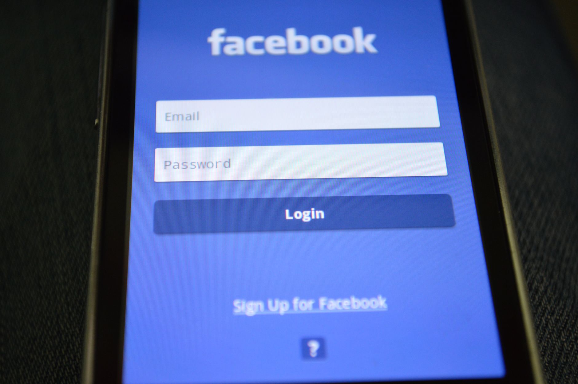 Ottawa moves to restrict social media access for kids under 16