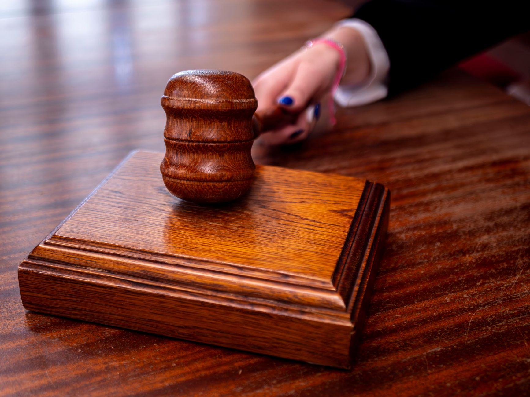 Judge grants Calgary police a year to search former mayor's and councillor's seized phones