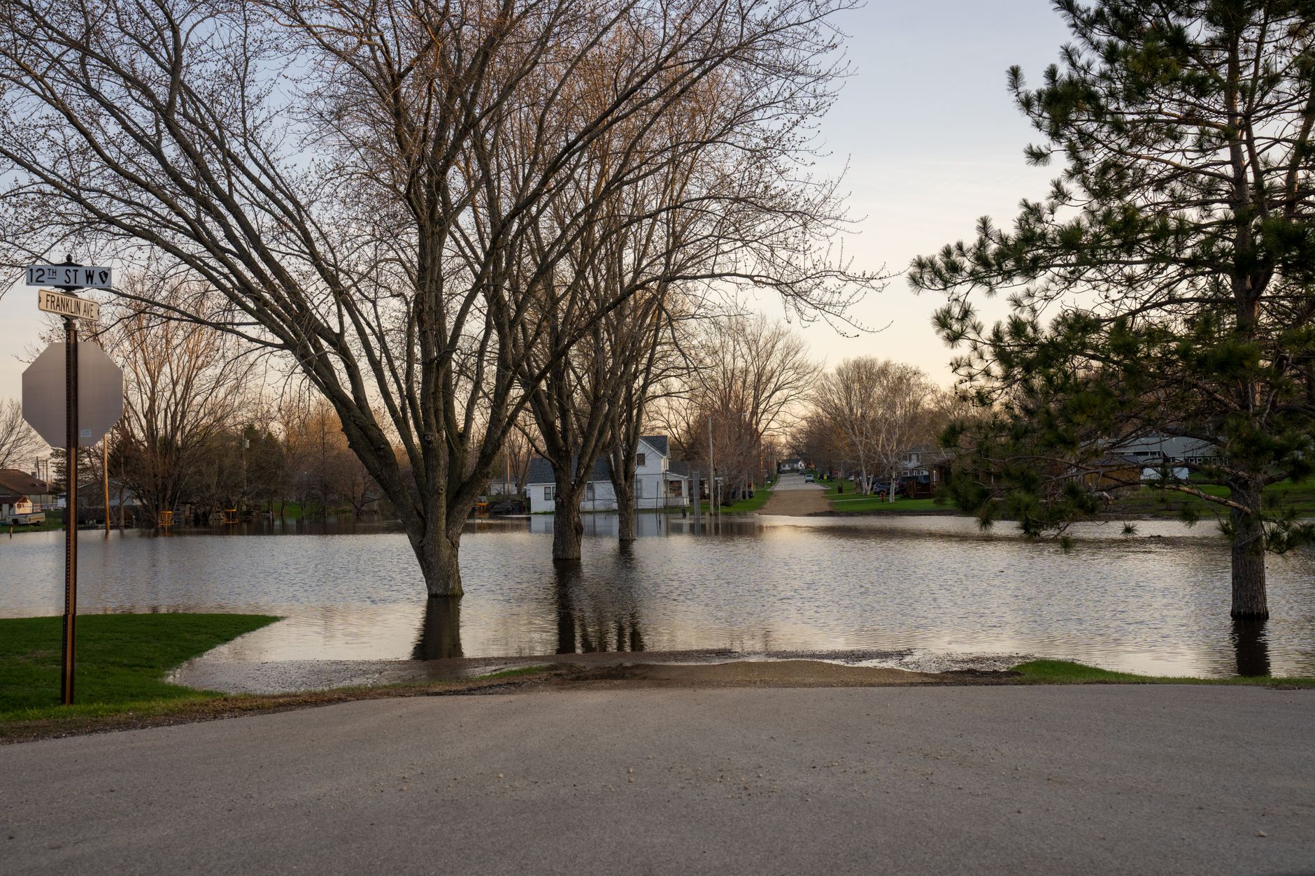 High North Saskatchewan River levels pose risks for boaters and rescuers amid summer rainfall