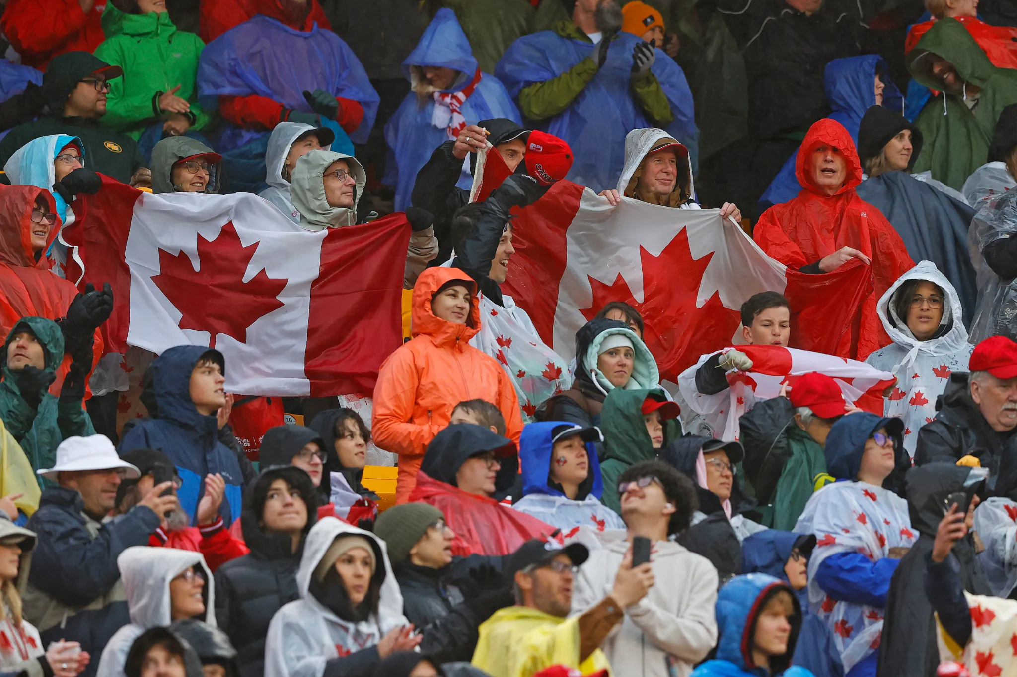 Canada soccer fans pack Commonwealth in rain for World Cup tune-up