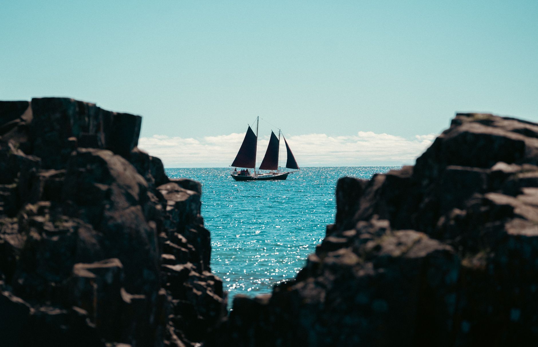 Fringe comedy 'The Rock That Boated' sails through with sea shanties and wit