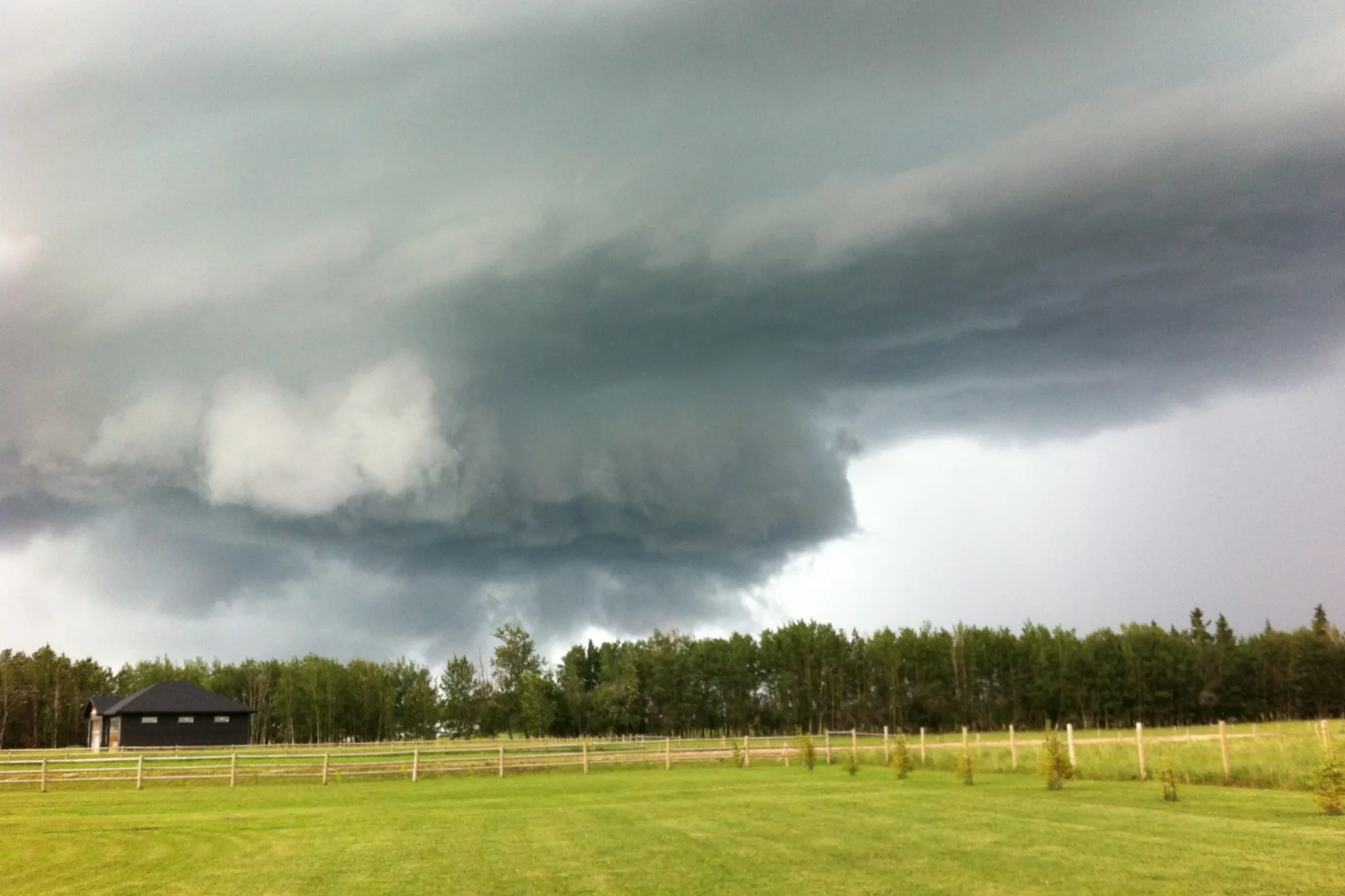 Summer forecast: Alberta bracing for above-average heat, variable rain