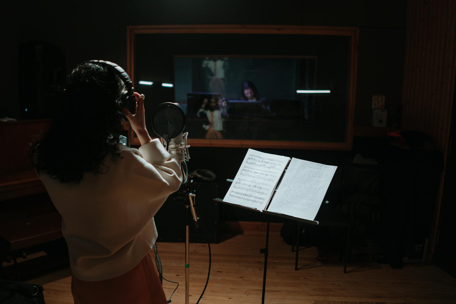 Grammy winner's new song aims to keep Habs fans' spirit alive