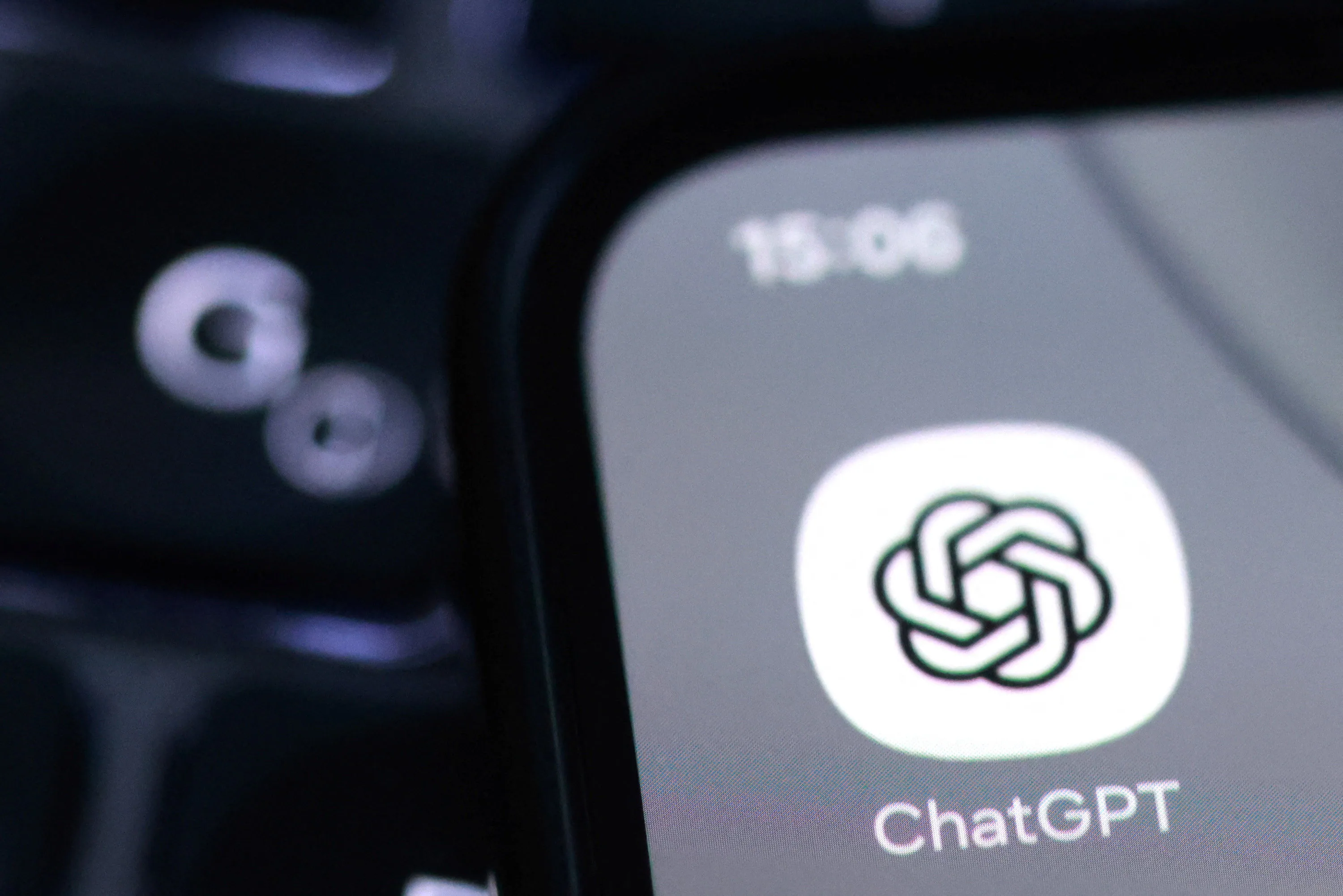 Canada to regulate AI chatbots after school shooting