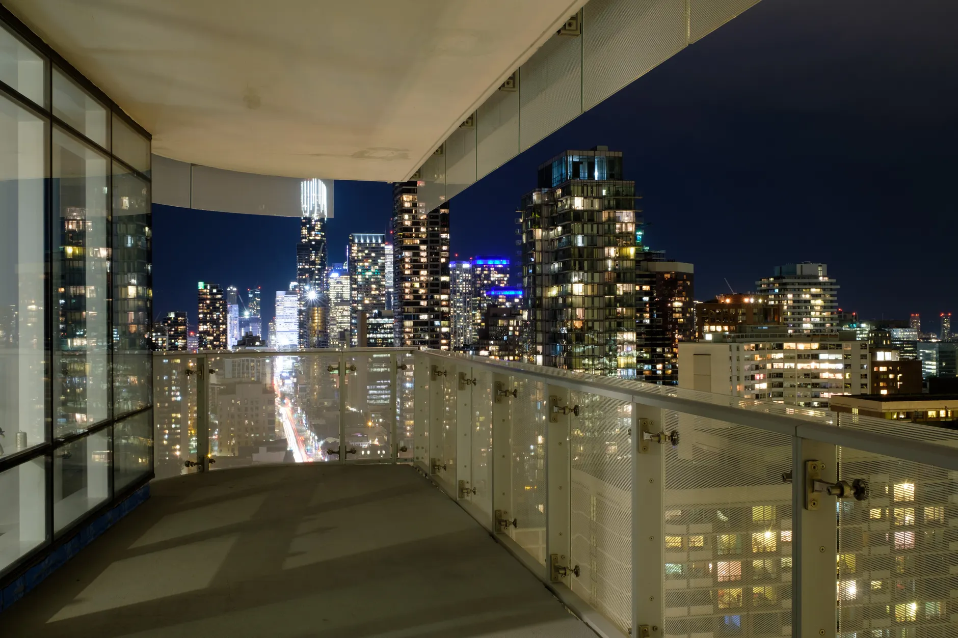 SIU investigating after man dies falling from Mississauga high-rise during police call