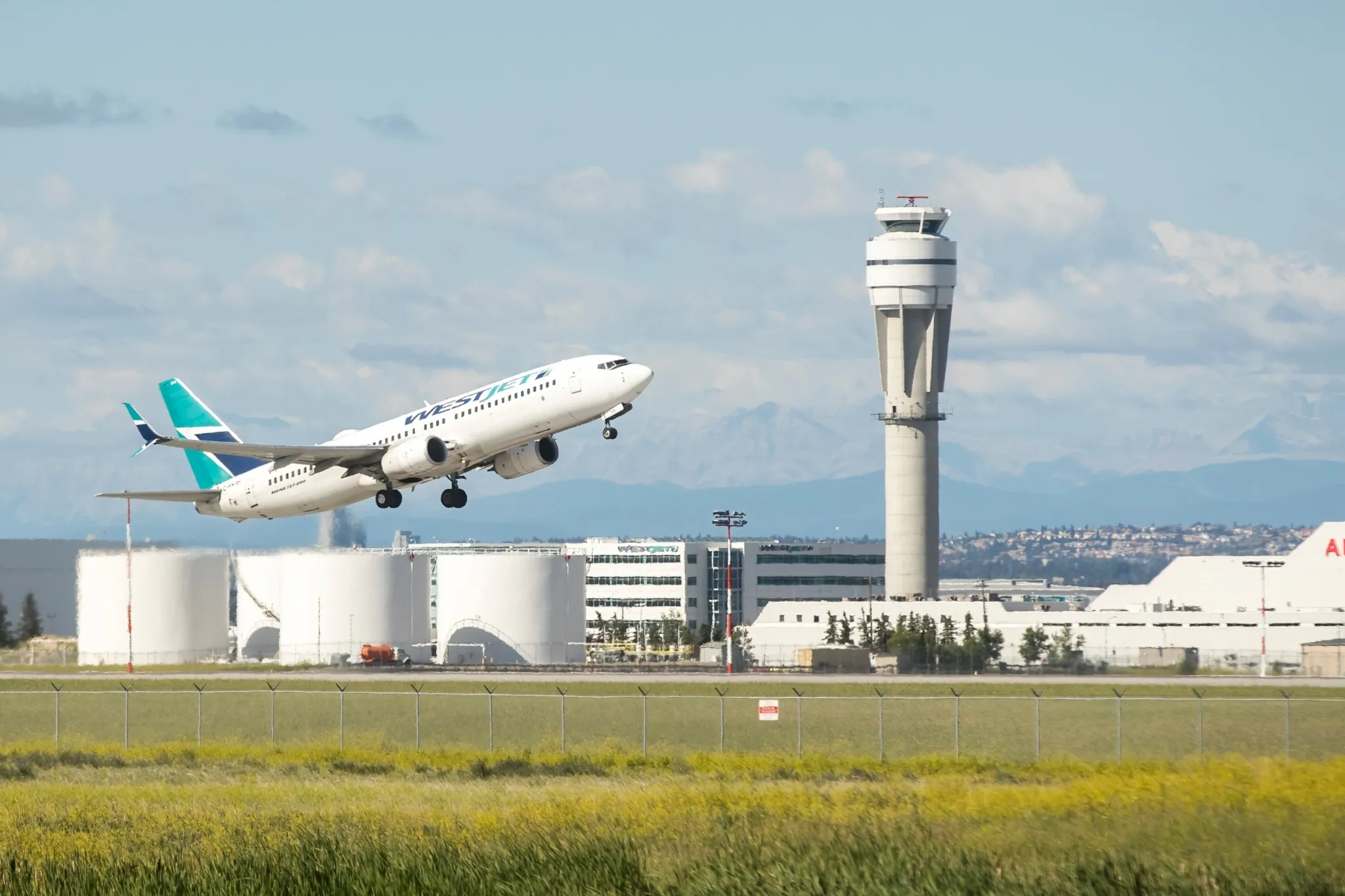 Calgary airport jumps 26 spots in global ranking