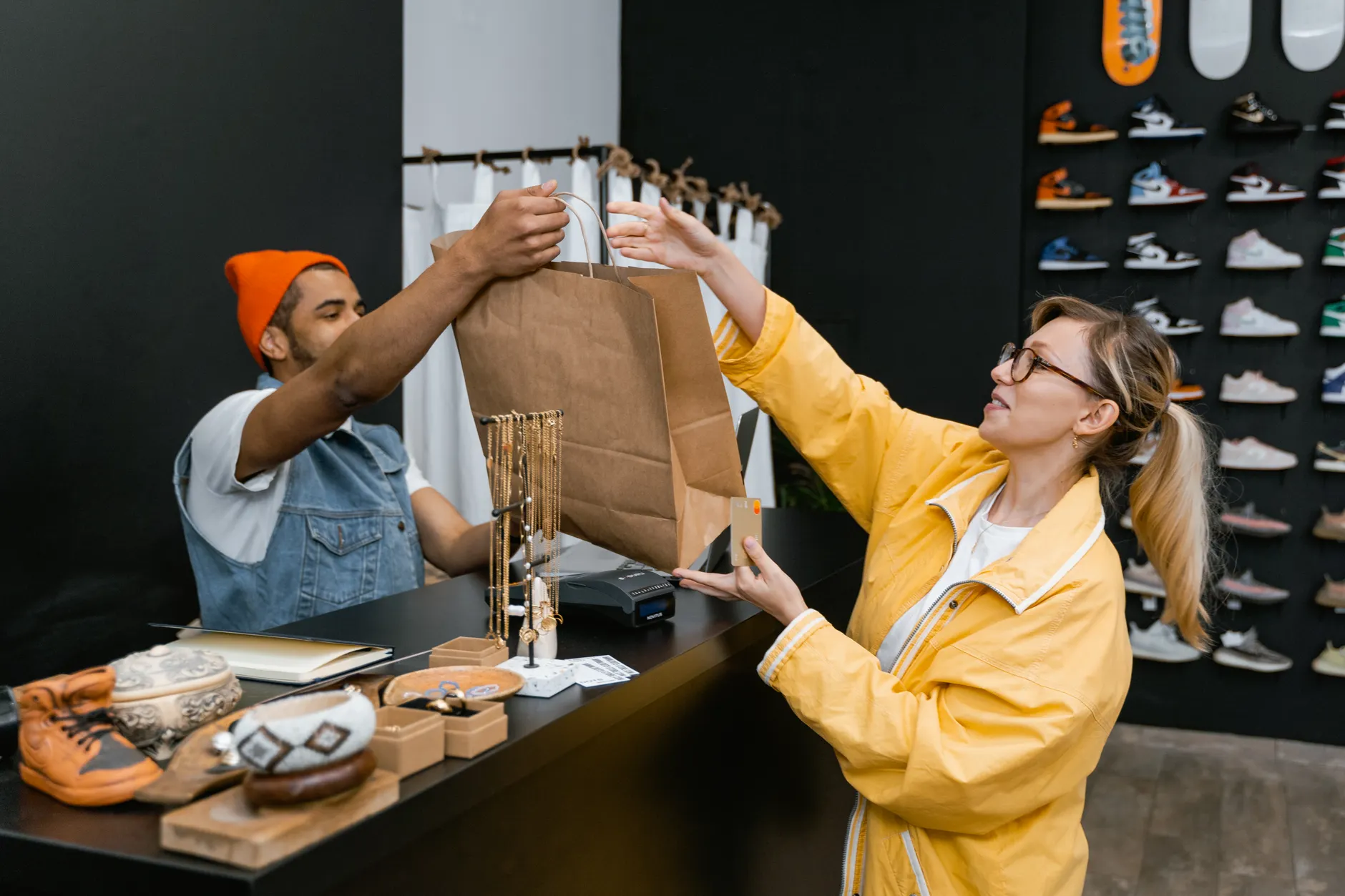 Retail sales across Canada rise 0.6% in June, but July shows early signs of slowdown