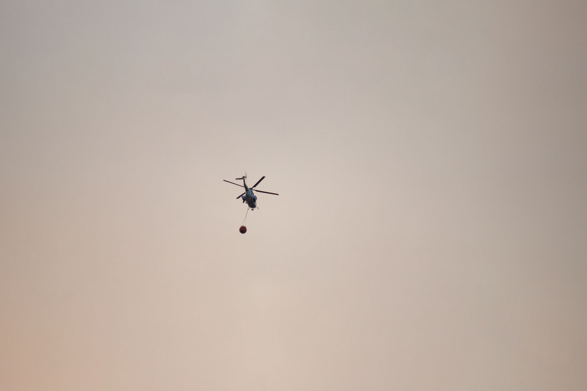 Veteran wildfire pilot Robert MacLeod remembered as trusted leader and patient mentor