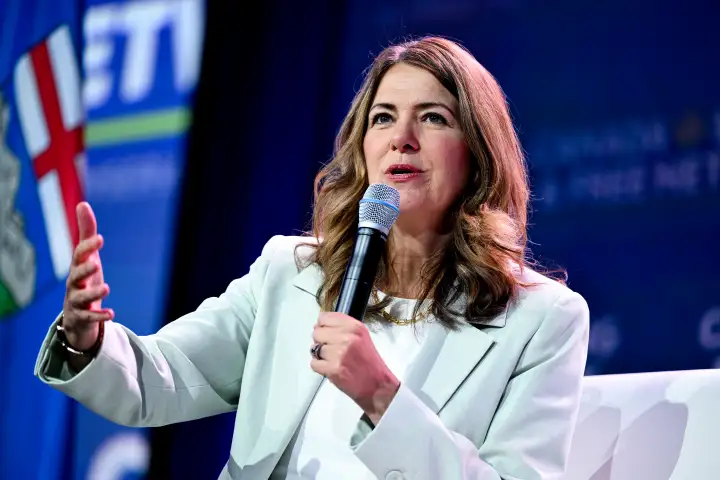 Majority of Albertans disapprove of Smith's leadership