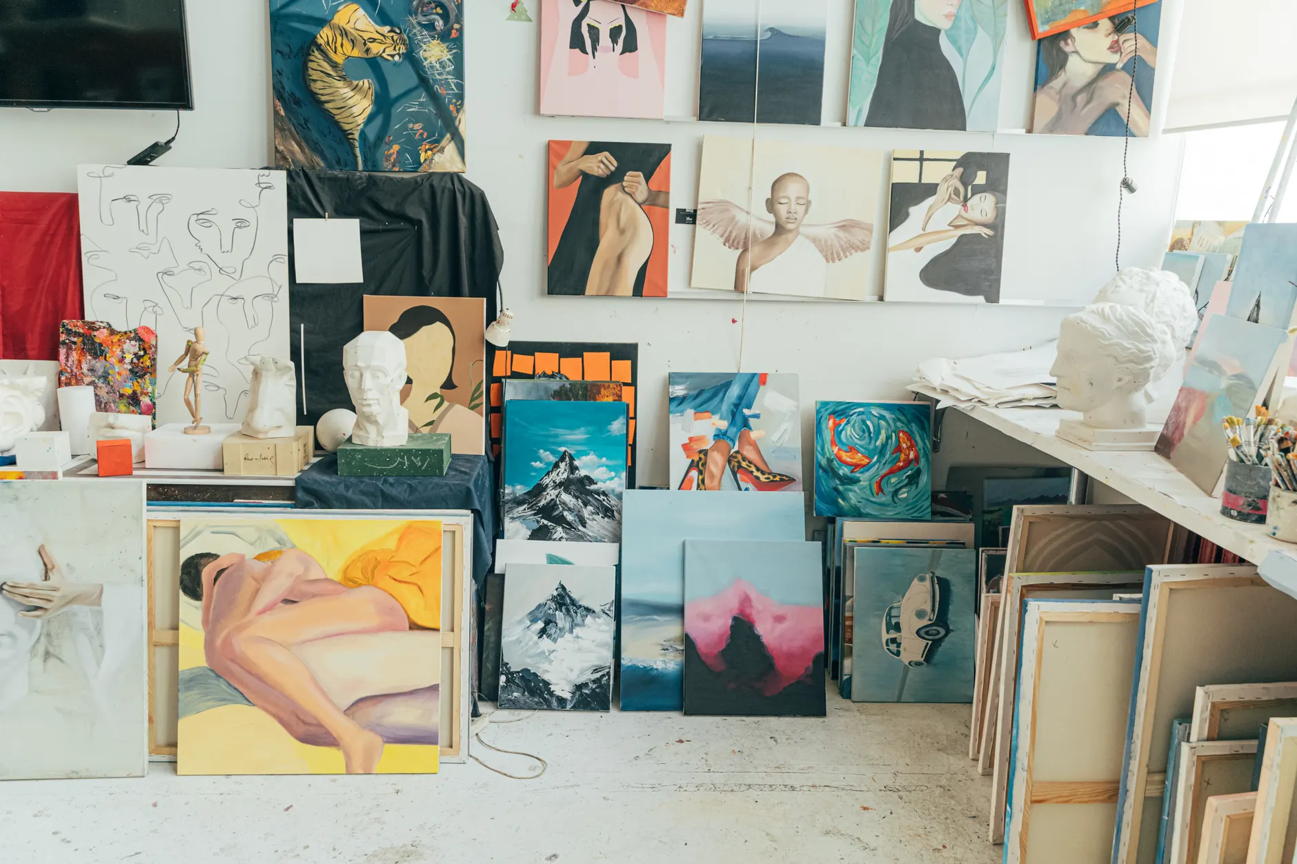 Family Drugs Gallery opens Saturday with eight artists and a mix-up origin story