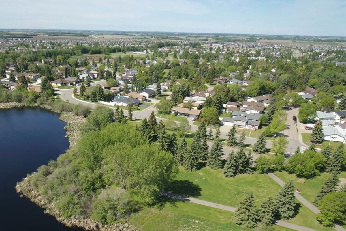 Leduc opens houses on major land expansion plan