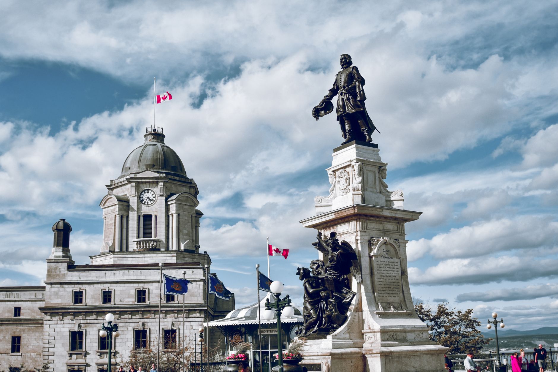 Quebec municipalities offer to house Samuel de Champlain statue from Ontario