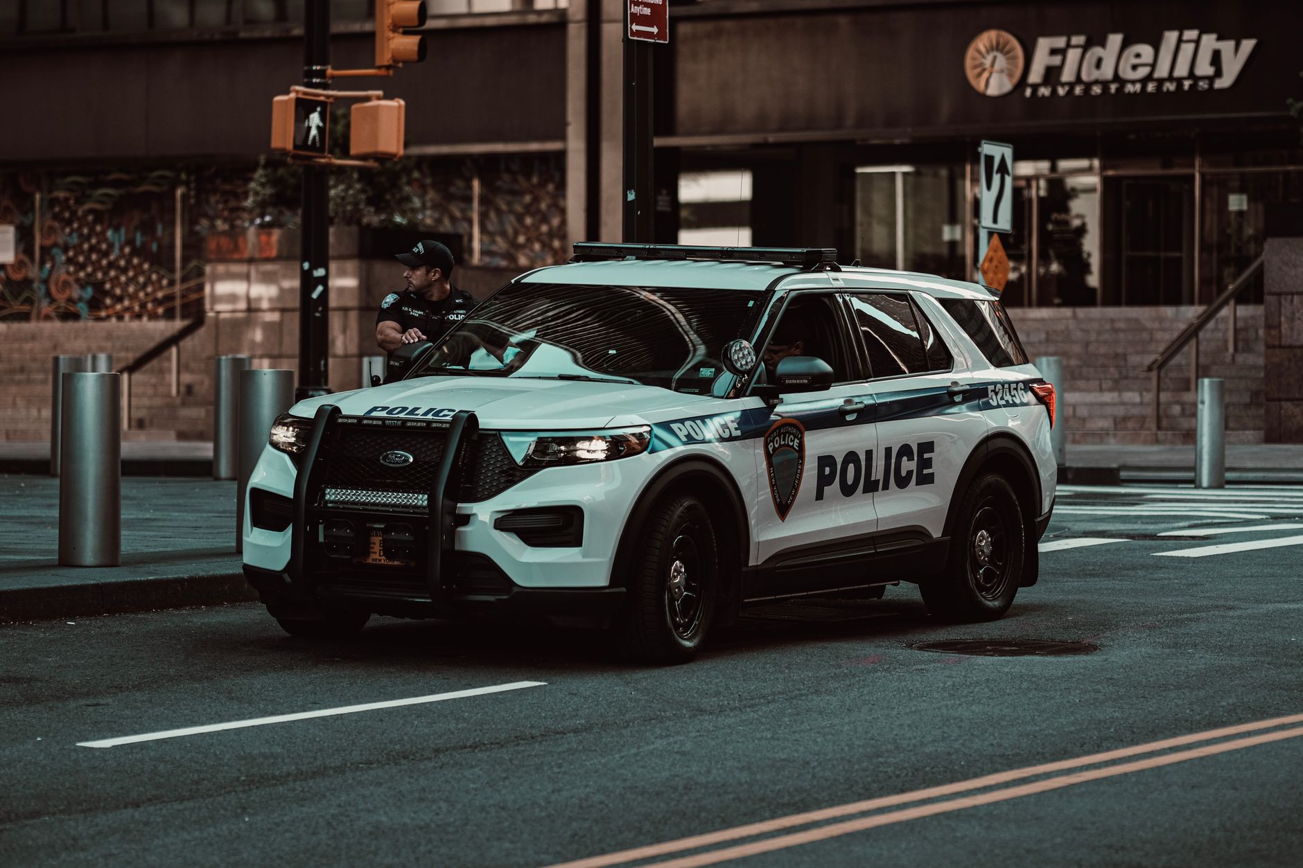 Toronto police officer killed in North York warrant operation
