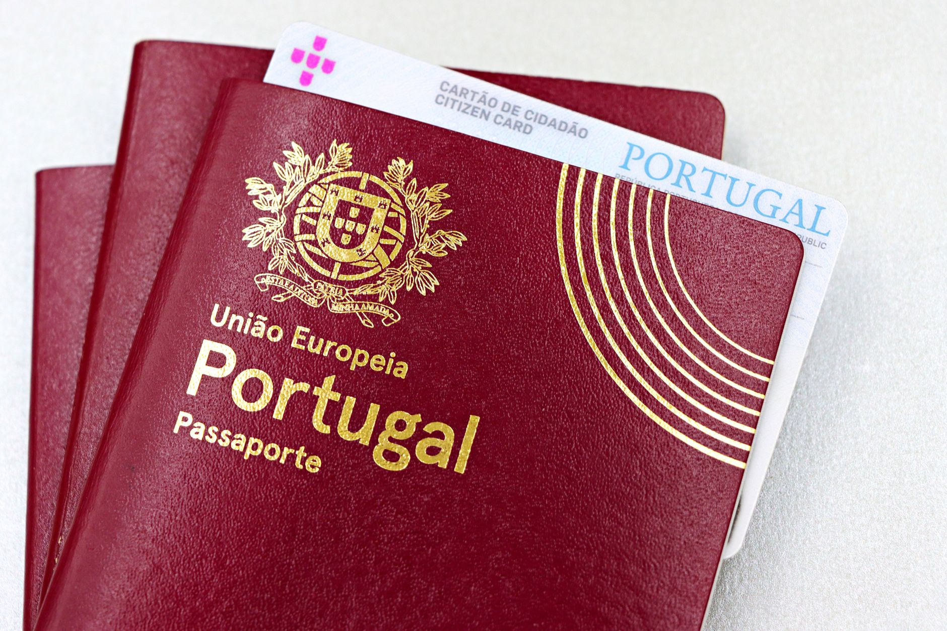 Canada suspends citizenship certificates issued under 'lost Canadians' law