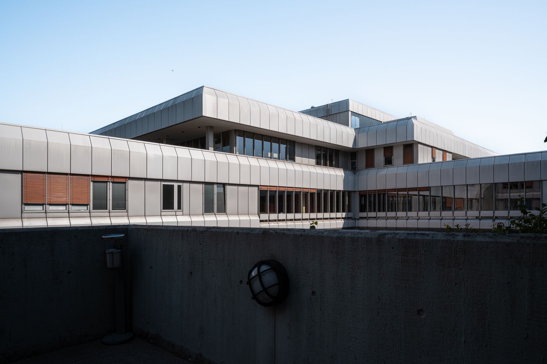 Maisonneuve-Rosemont Hospital livestreams complex eye surgeries for international medical education